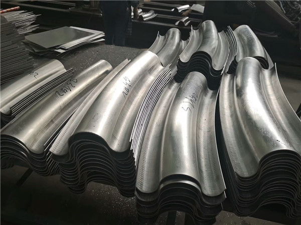 雙曲鋁單板車(chē)間